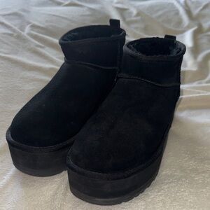 Ugg platform boots Black Platform Suede Winter Ankle Boots - Women